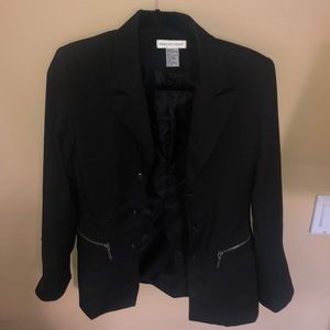 Black shoulder padded blazer